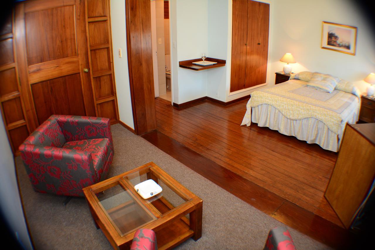 Hotel Crown Melo Eksteriør bilde