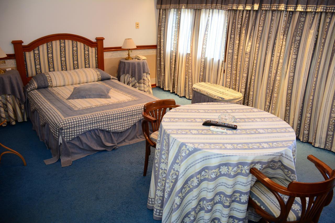 Hotel Crown Melo Eksteriør bilde