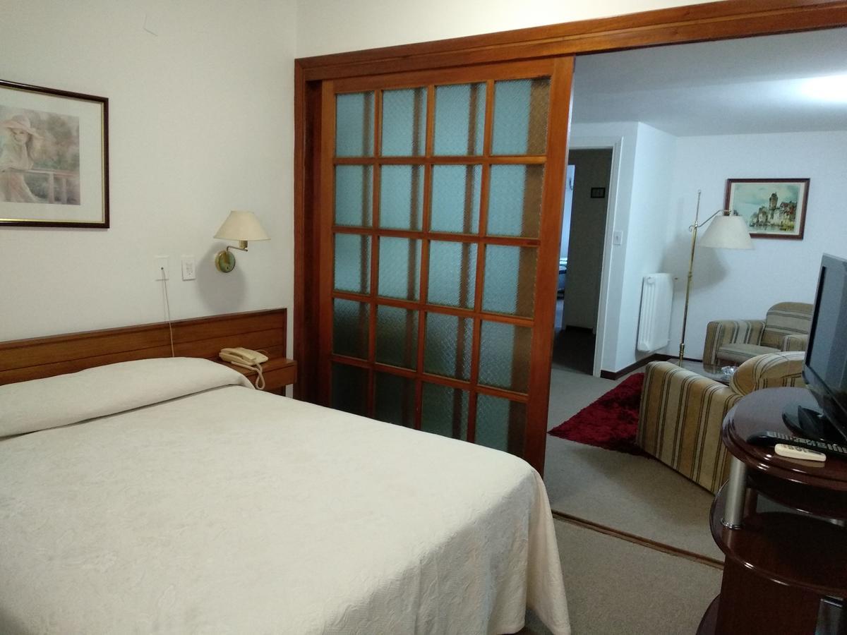 Hotel Crown Melo Eksteriør bilde