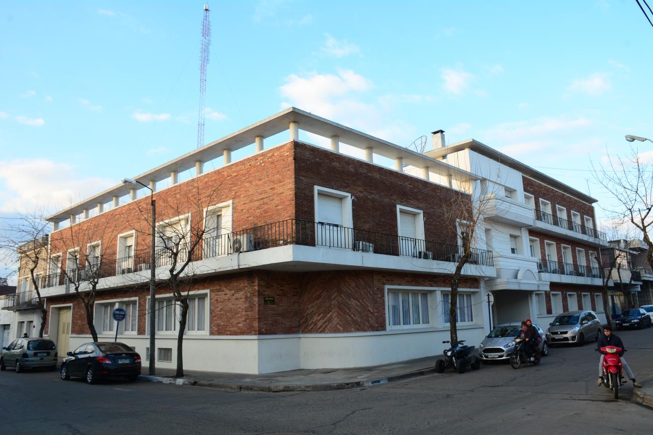 Hotel Crown Melo Eksteriør bilde